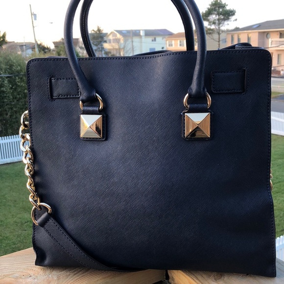 😍STUNNING 😍! Limited Edition Pyramid Stud Set 😍 - Picture 4 of 8